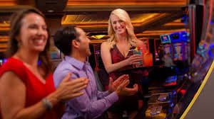 Cmdslot live casino meja Baccarat dengan dealer profesional streaming langsung